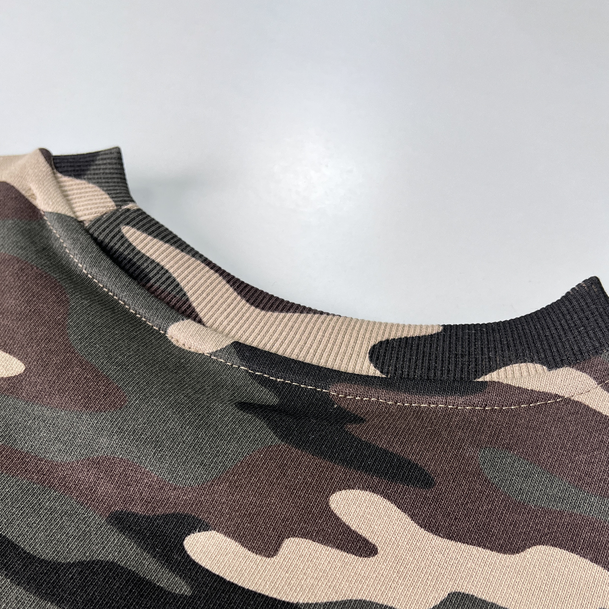 TRINITY Unisex Heavyweight Camo Cropped Crewneck Sweatshirt (420GSM)
